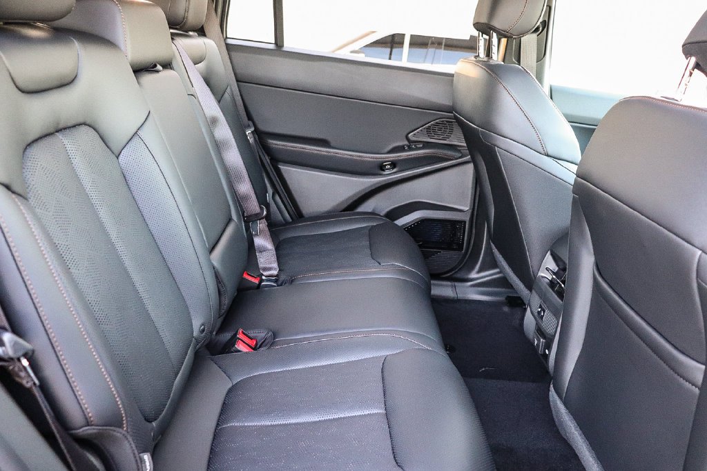 New 2026 Sting-Gray Clearcoat Jeep Overland image 18