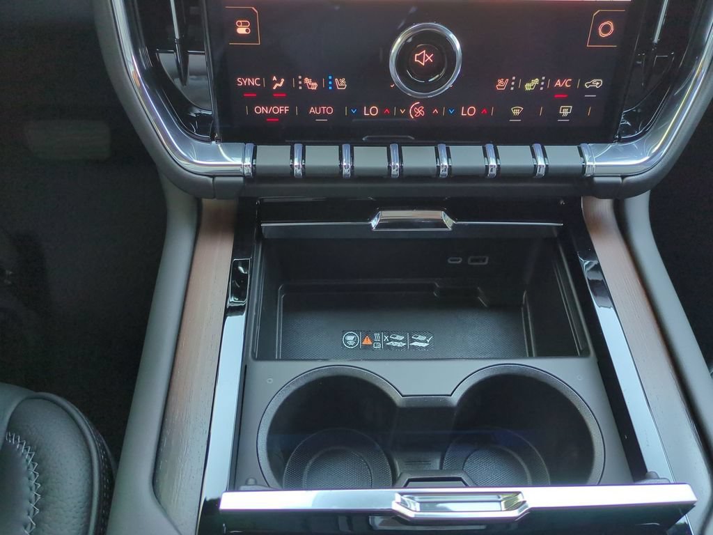 2026 GMC Yukon XL Denali - Photo 16