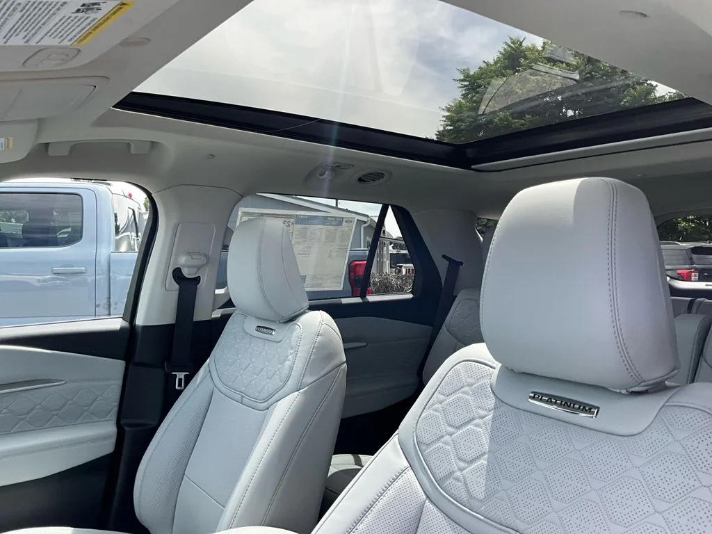 New 2026 CARBONIZED GRAY METALLIC Ford Platinum image 18