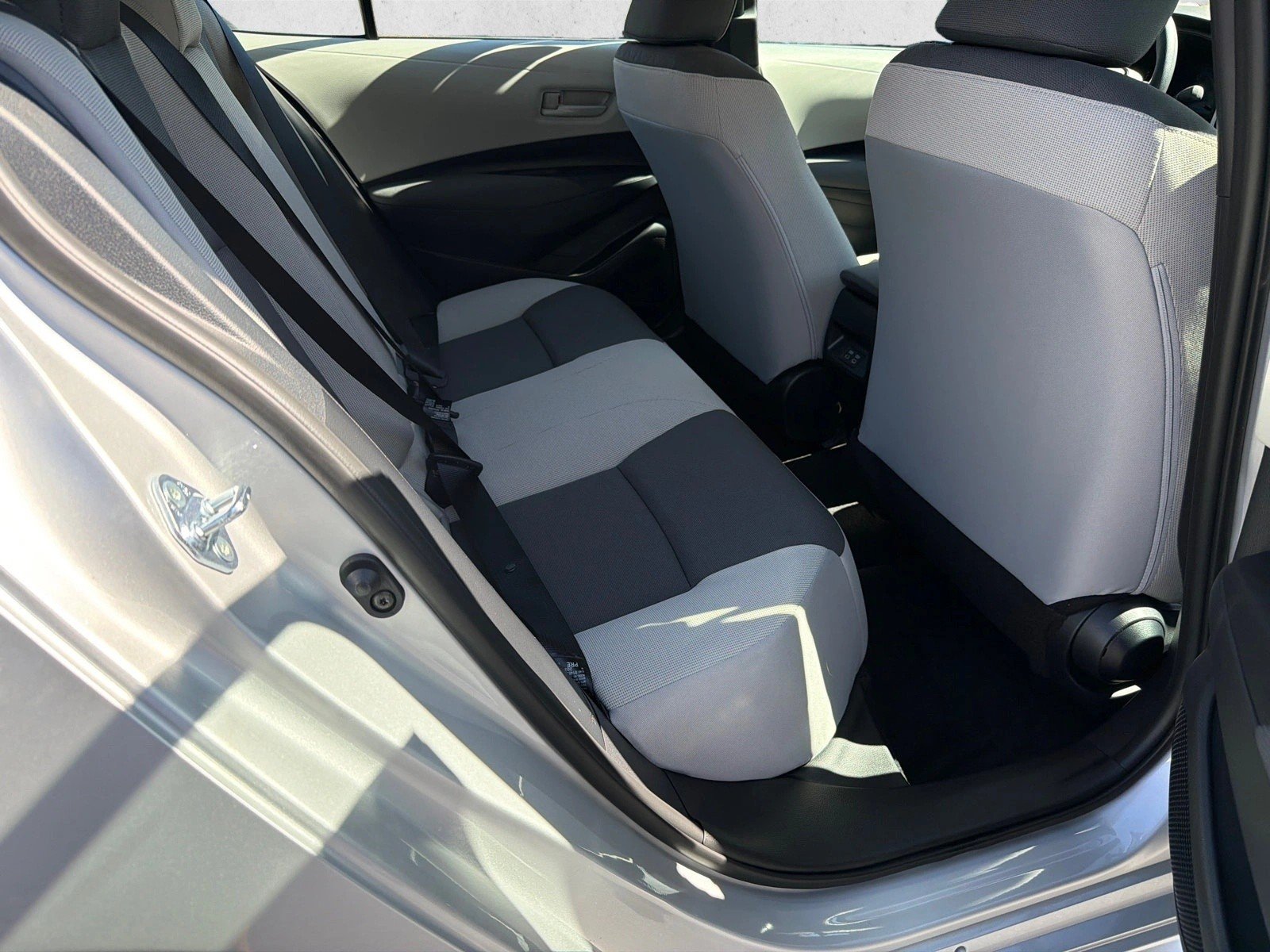 New 2027 Classic Silver Metallic Toyota LE image 15