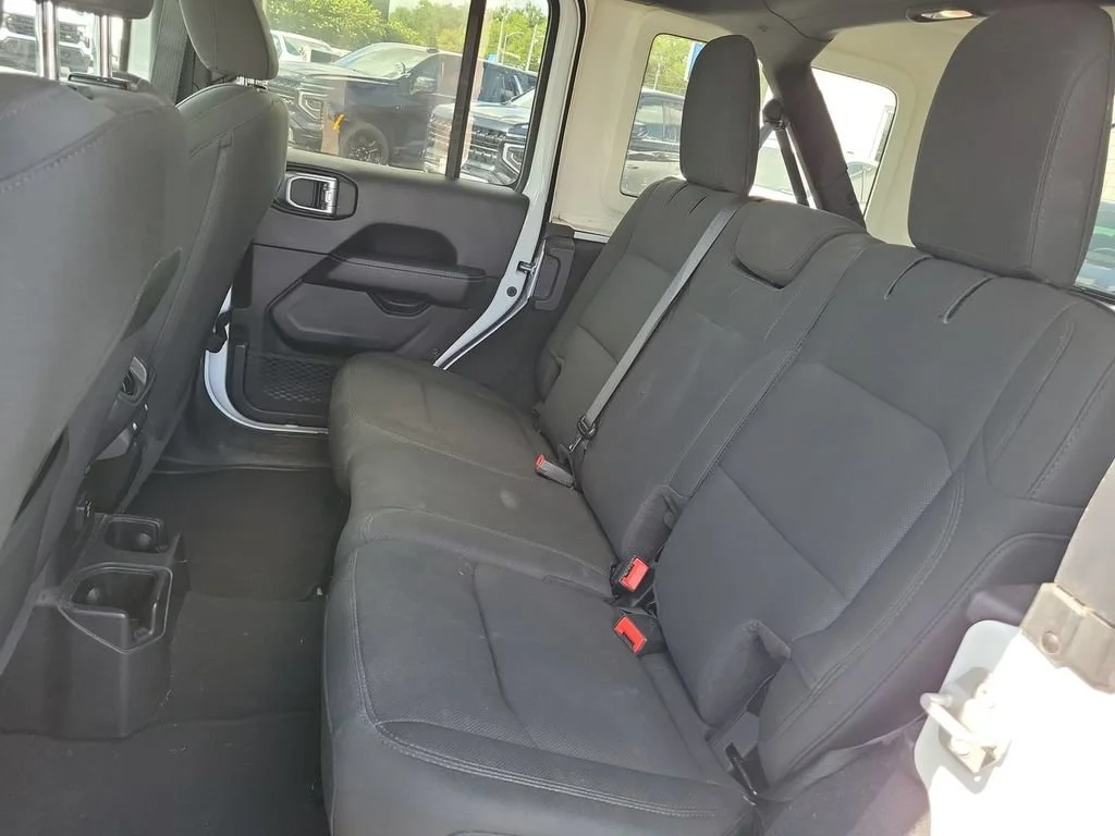 Used 2021 White Jeep Sahara 4x4 image 23