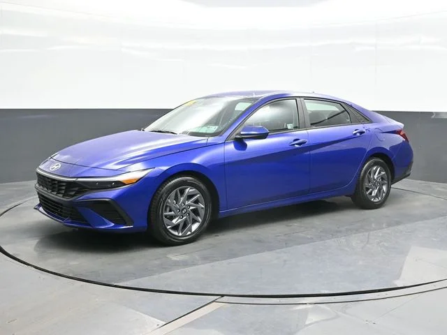 Used 2024 Blue Hyundai SEL image 5