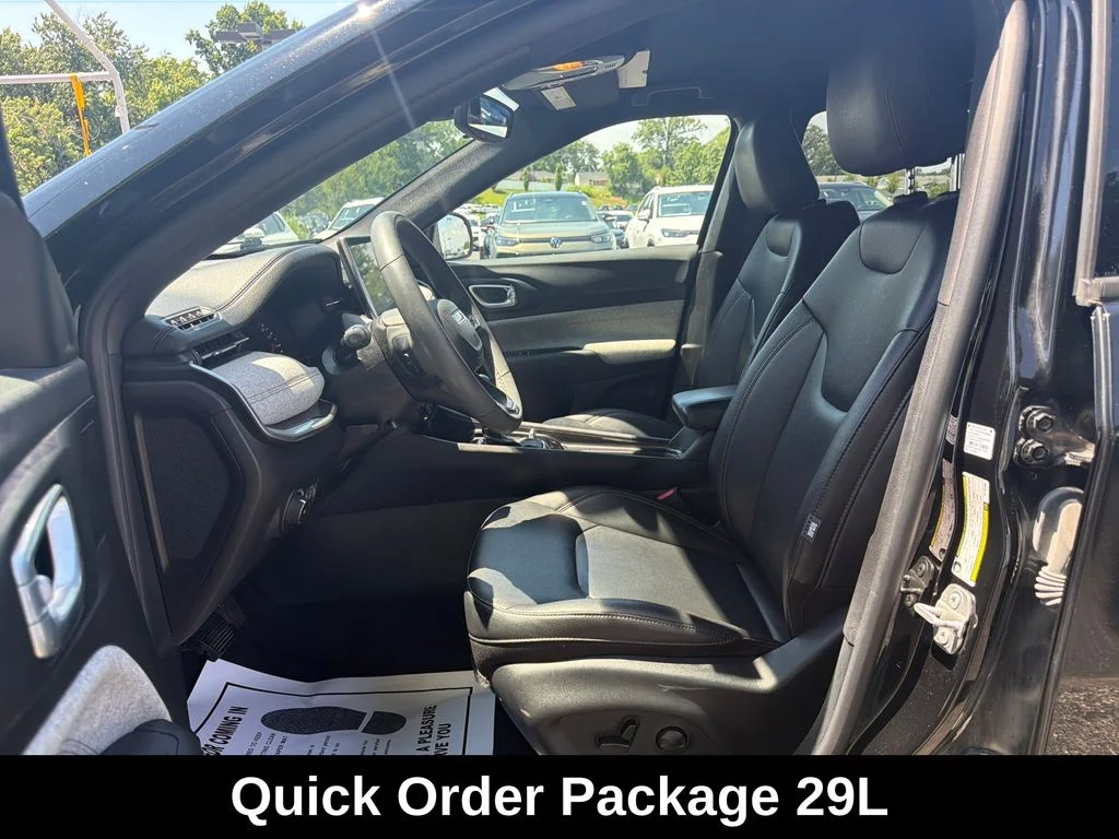 Used 2024 Black Jeep Latitude Lux image 11