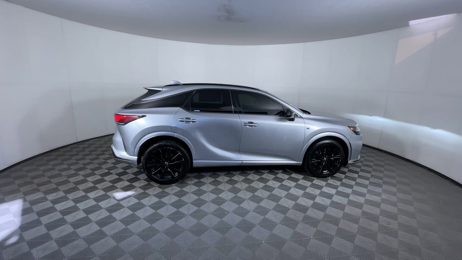 Used 2023 Iridium Lexus RX 500h F SPORT Performance image 9