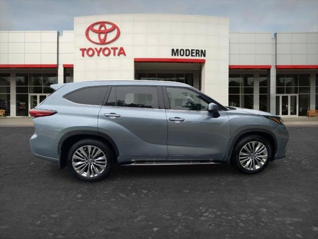 Certified Used 2021 MOON DUST Toyota  image 4