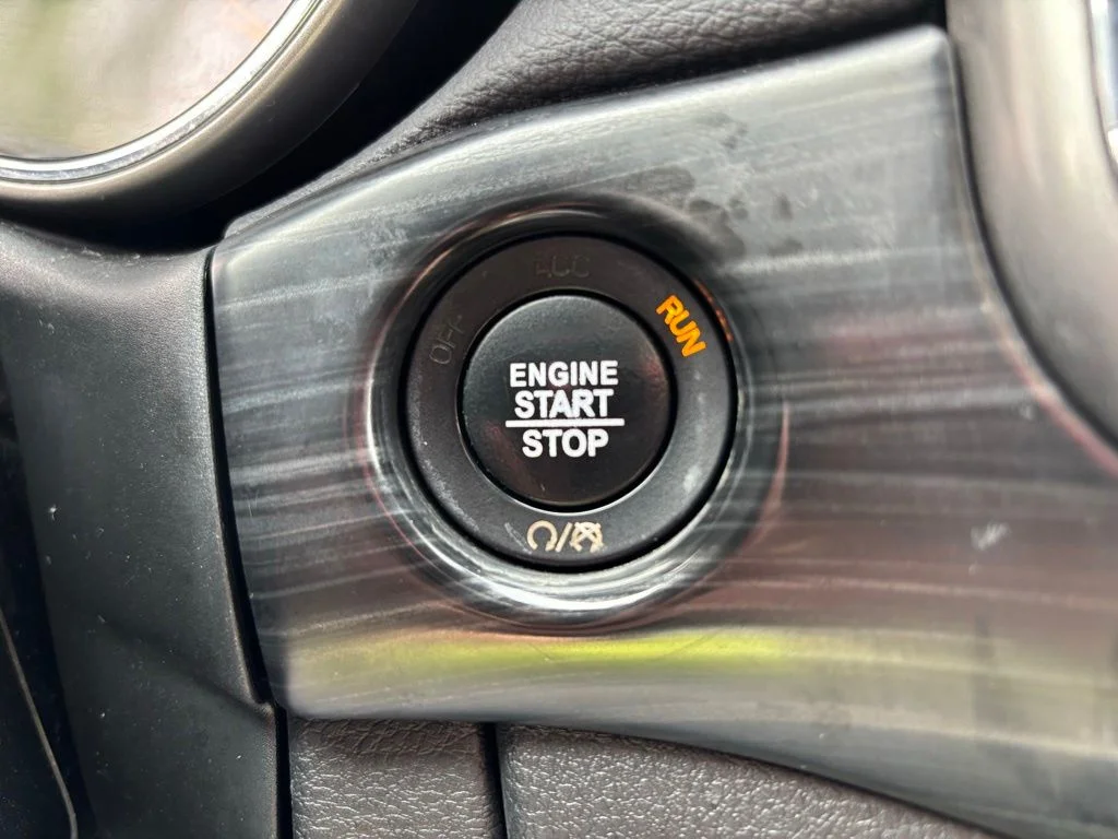 Used 2020 Black Jeep Laredo image 29