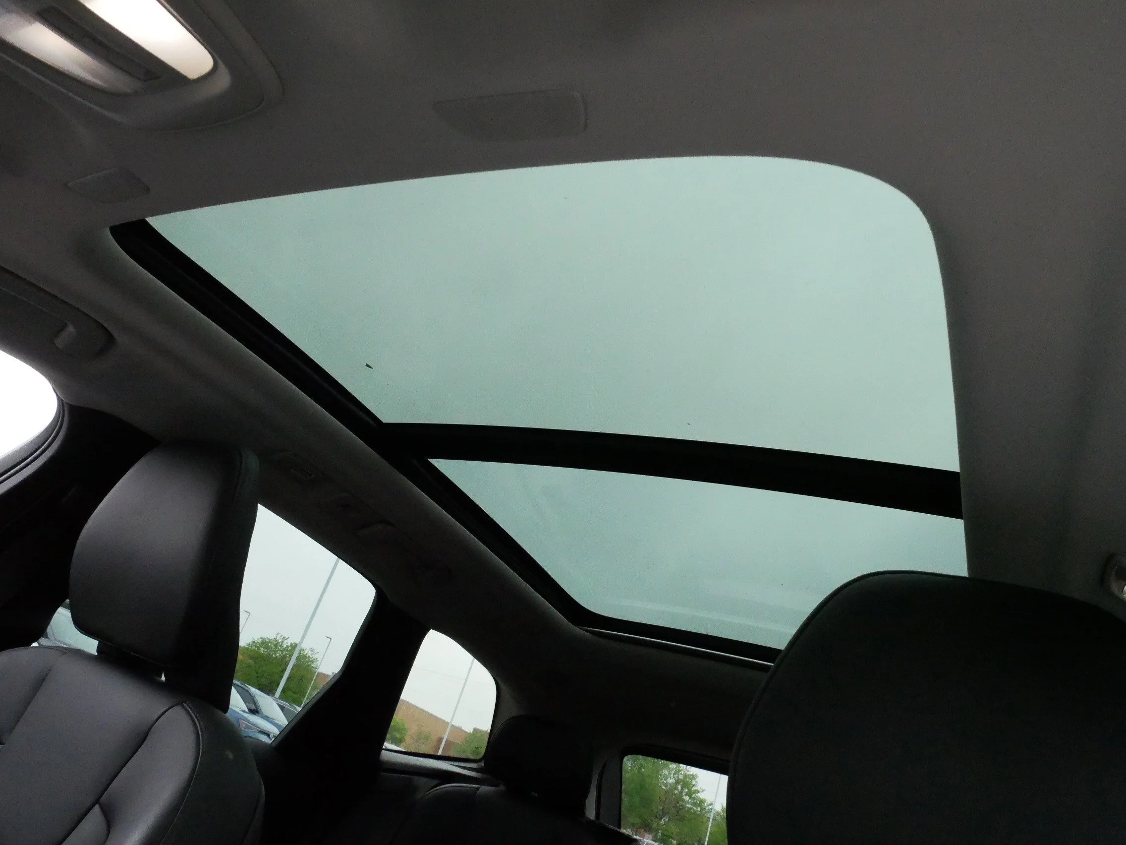 Used 2025 Denim Blue Metallic Volvo Core image 32