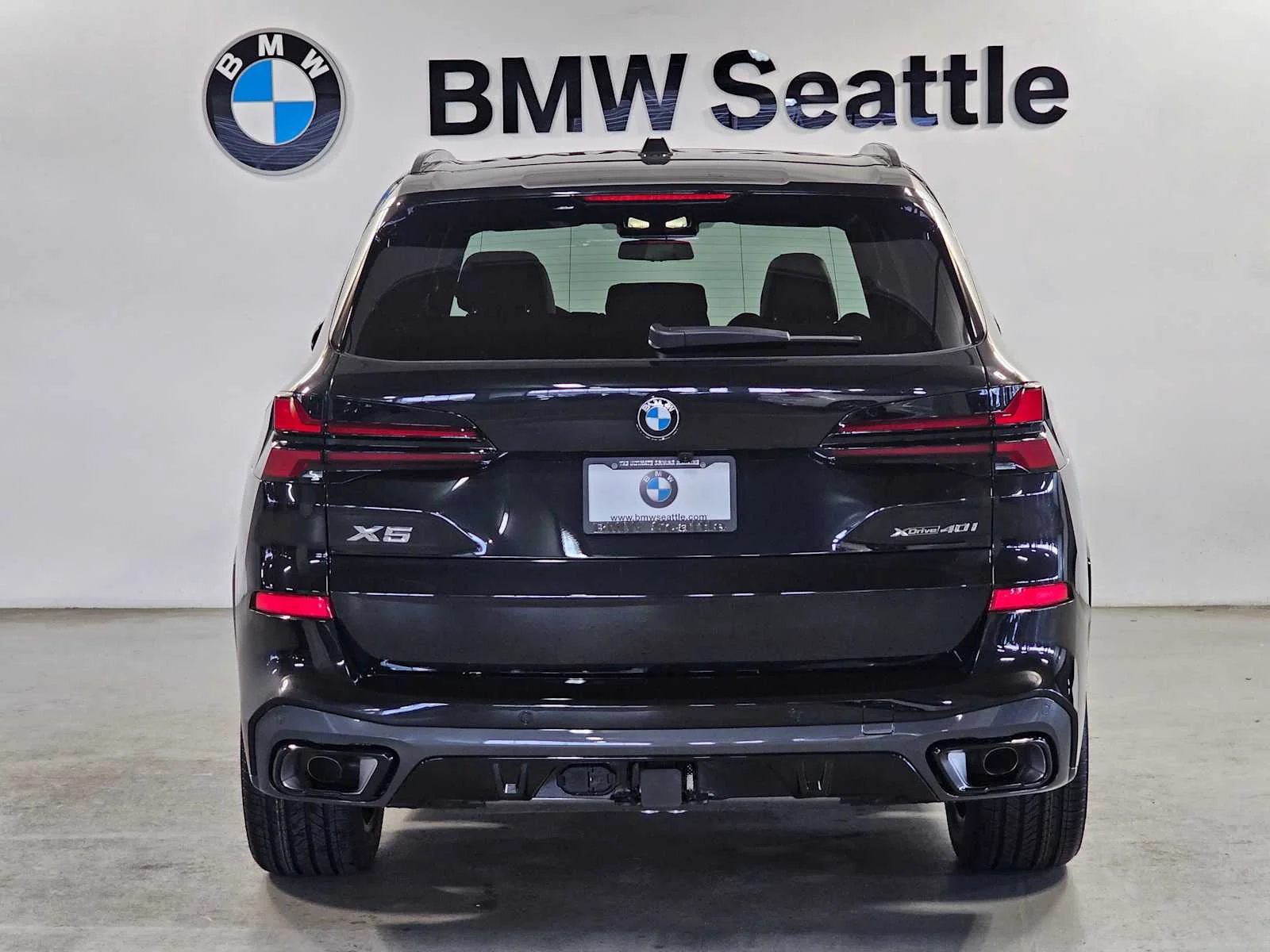 New 2026 Black Sapphire Metallic BMW xDrive40i image 5