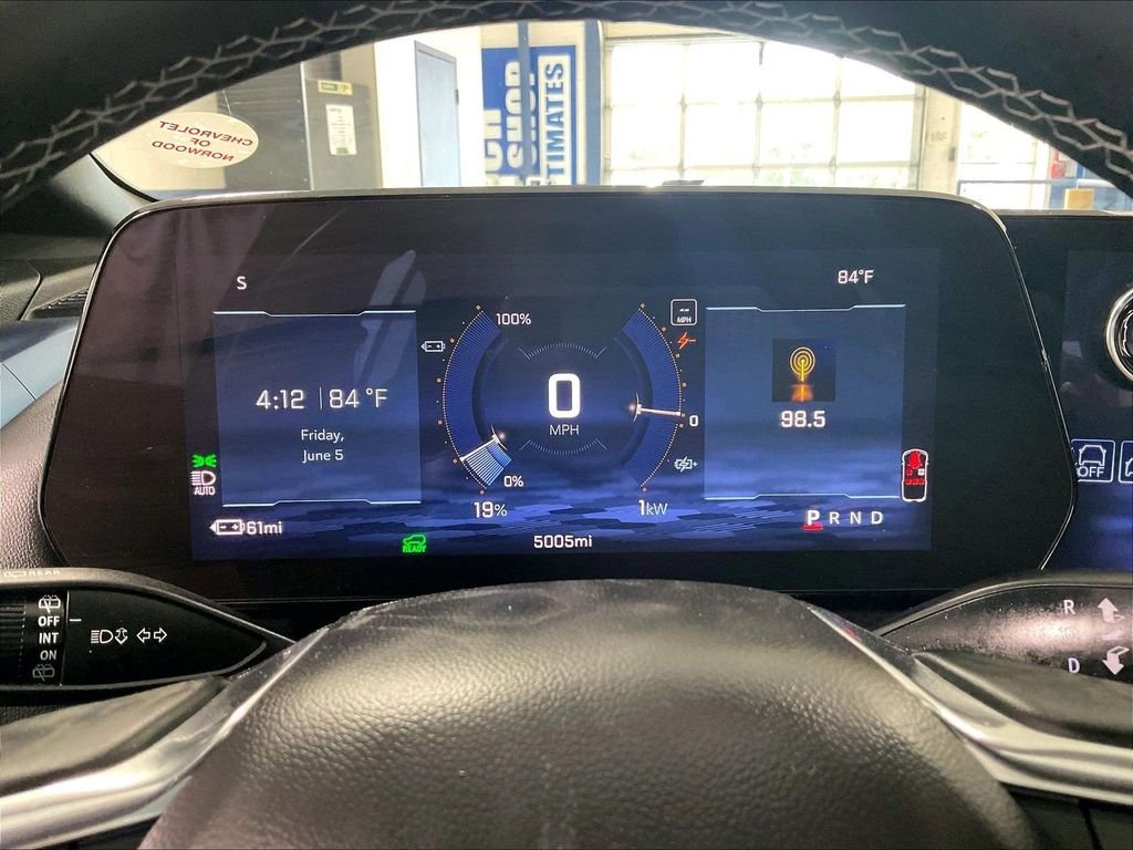 Used 2024 White Chevrolet LT image 25
