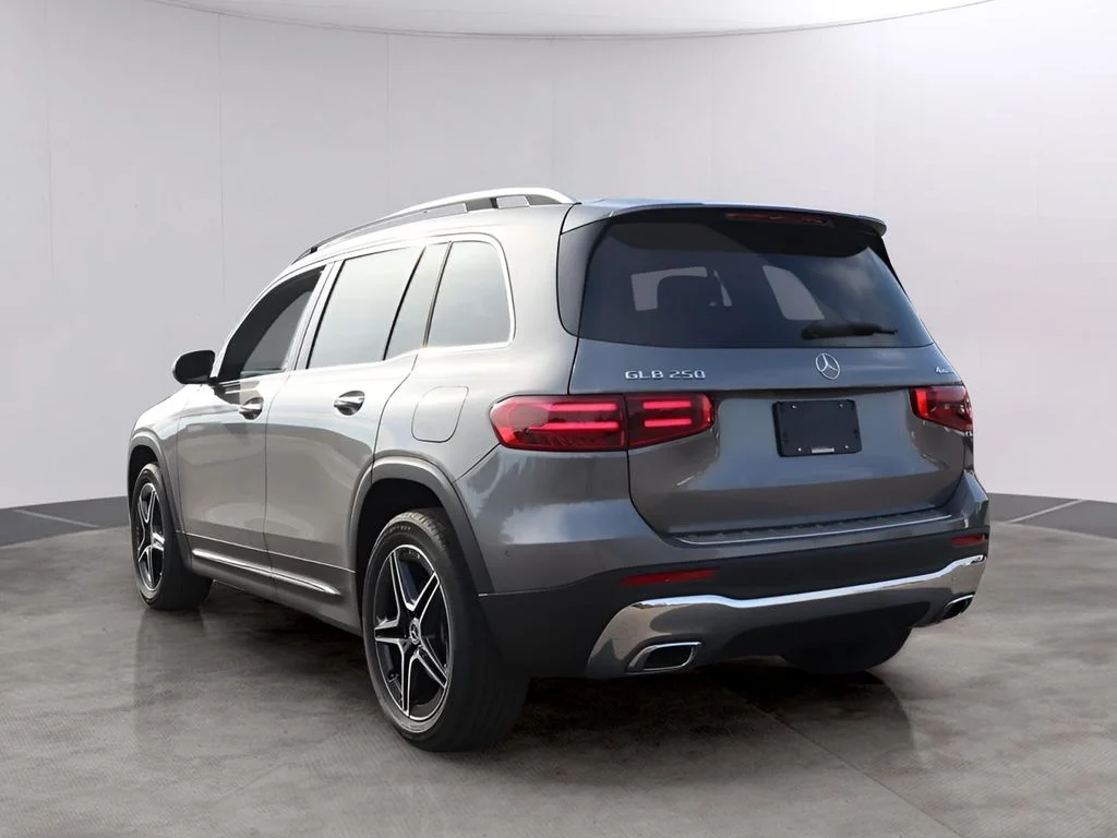 Used 2026 Mountain Gray Metallic Mercedes-Benz GLB 250 image 5