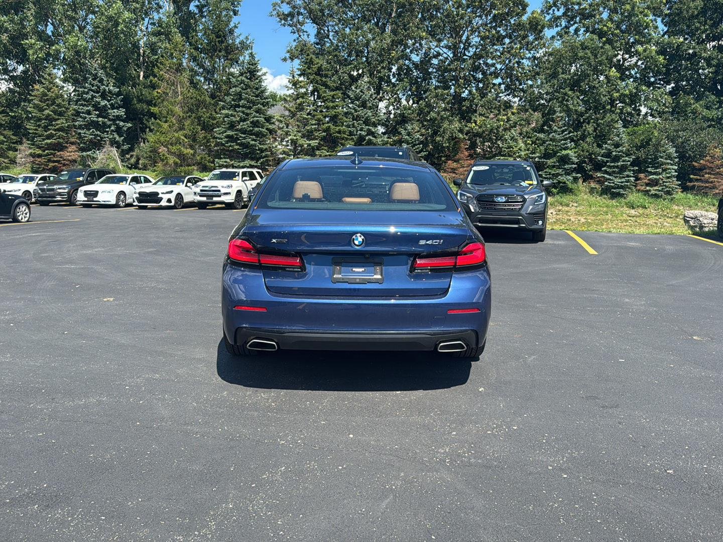 Used 2022 Phytonic Blue Metallic BMW 540i xDrive image 4