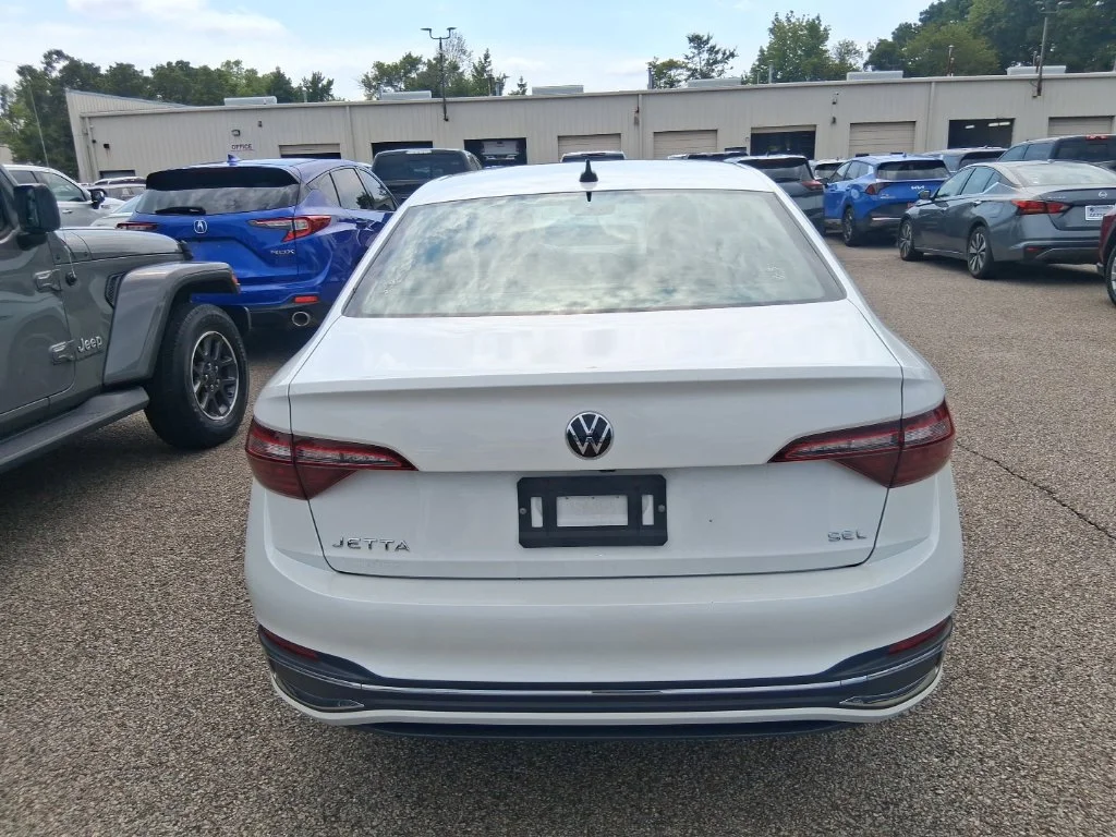 Used 2024 White Volkswagen 1.5T SEL image 6