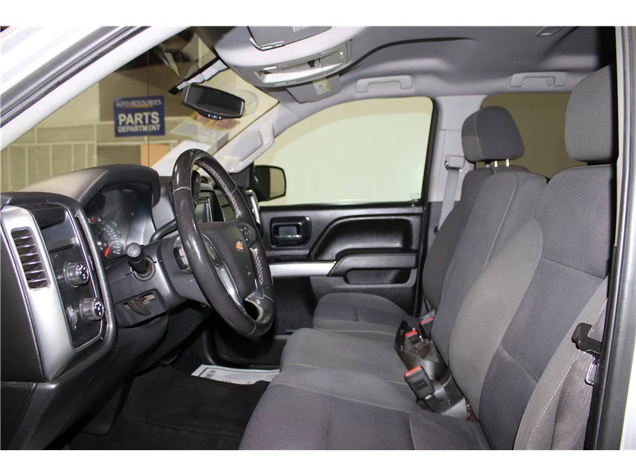 Used 2014 Silver Ice Metallic Chevrolet LT image 10