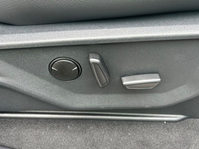 New 2026 Glacier Gray Metallic Tri-Coat Ford F-350® Lariat® image 13