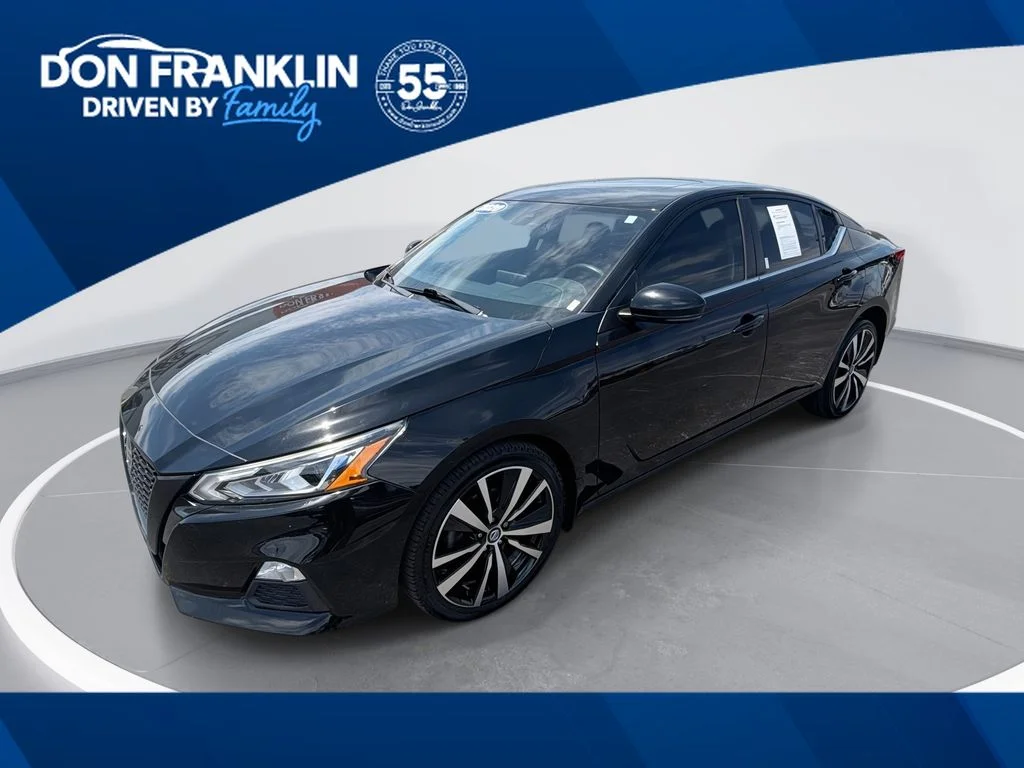 Used 2020 Black Nissan 2.5 SR image 1