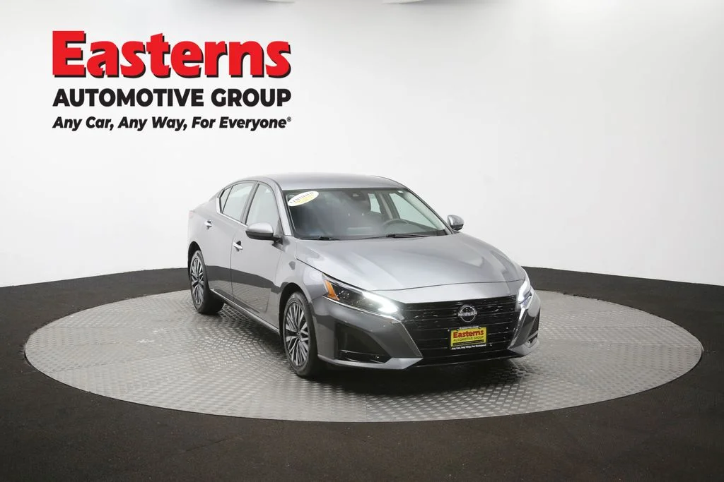 Used 2023 Gray Nissan 2.5 SV image 50