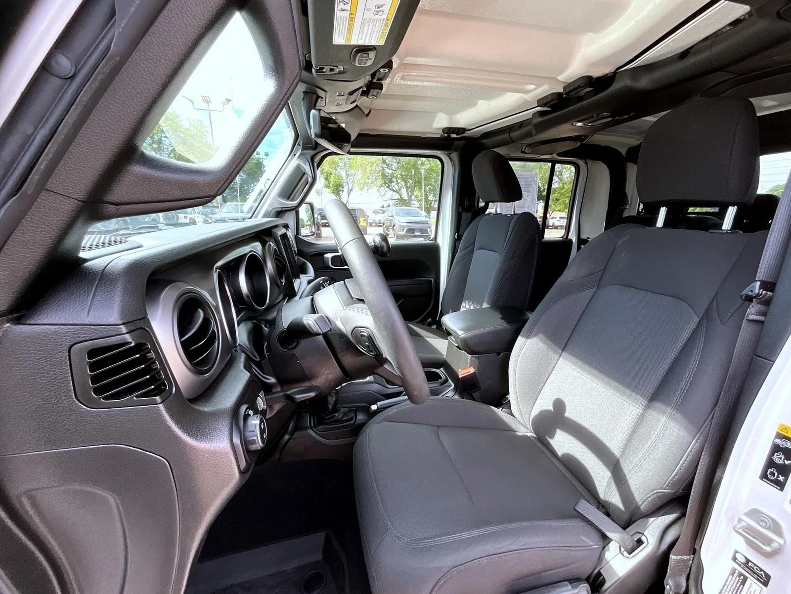 Used 2023 White Jeep Sport S image 11