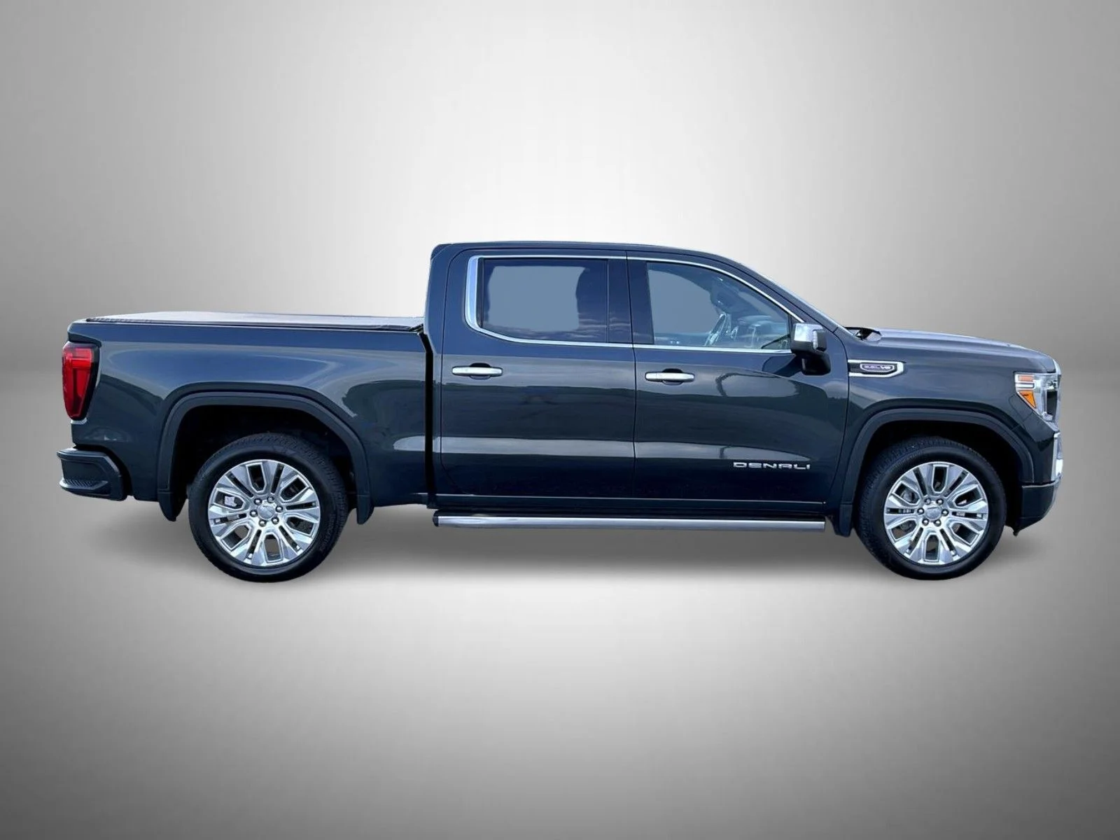 Used 2021 Green GMC Denali image 4