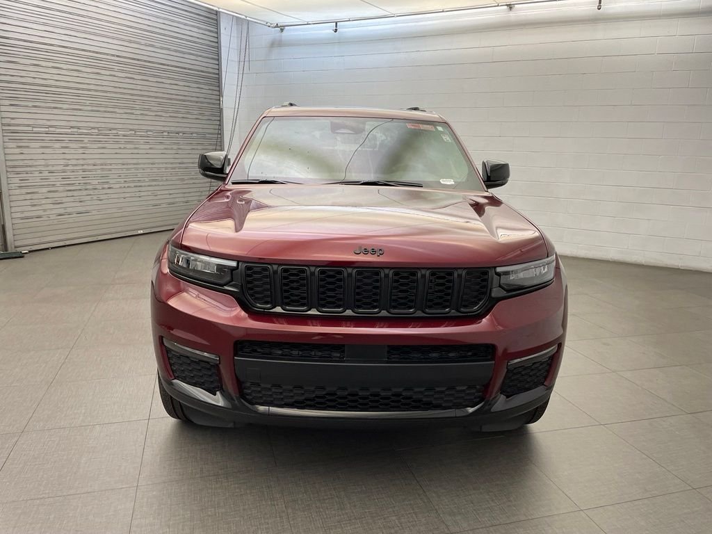 New 2025 Velvet Red Pearl-Coat Exterior Paint Jeep Limited image 6
