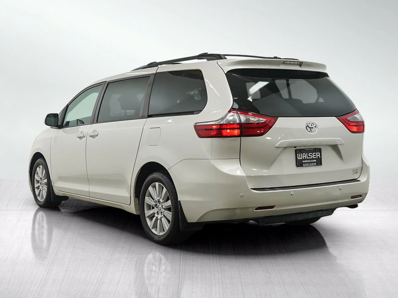Used 2017 White Toyota XLE image 3