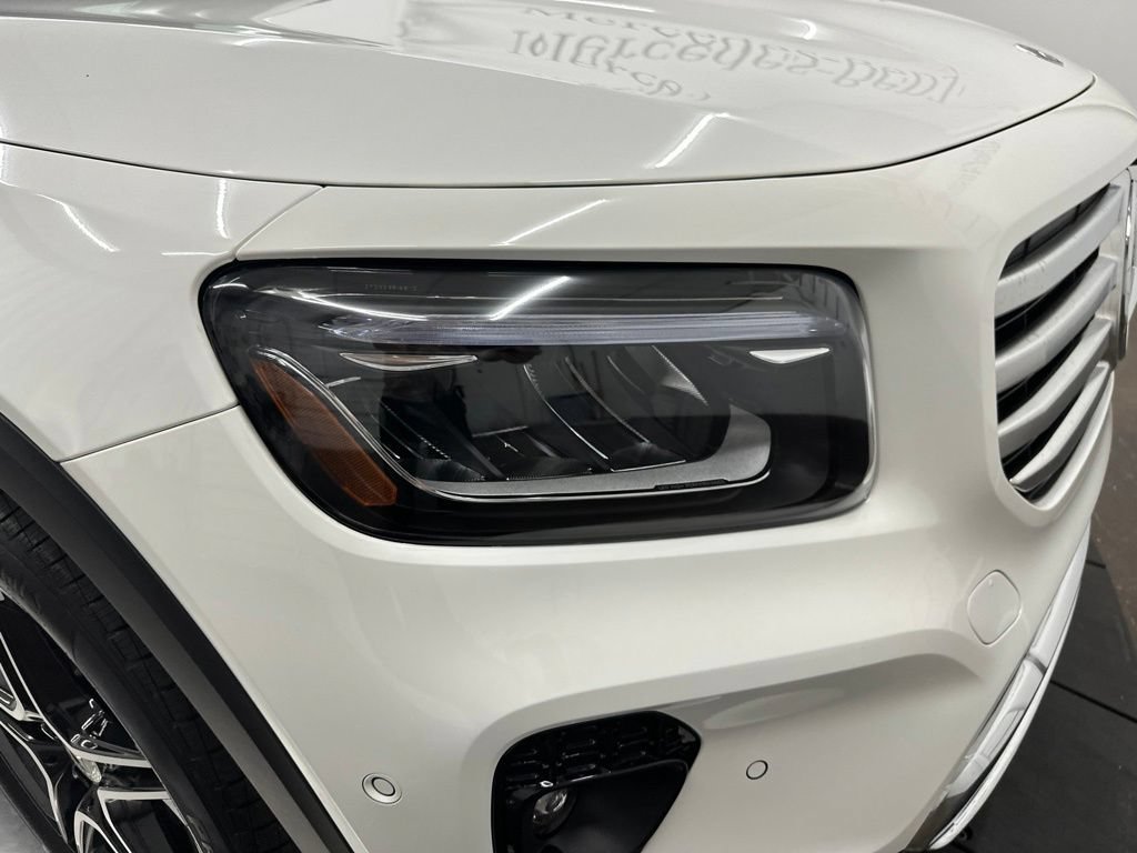 New 2026 Polar White Mercedes-Benz GLB 250 image 40