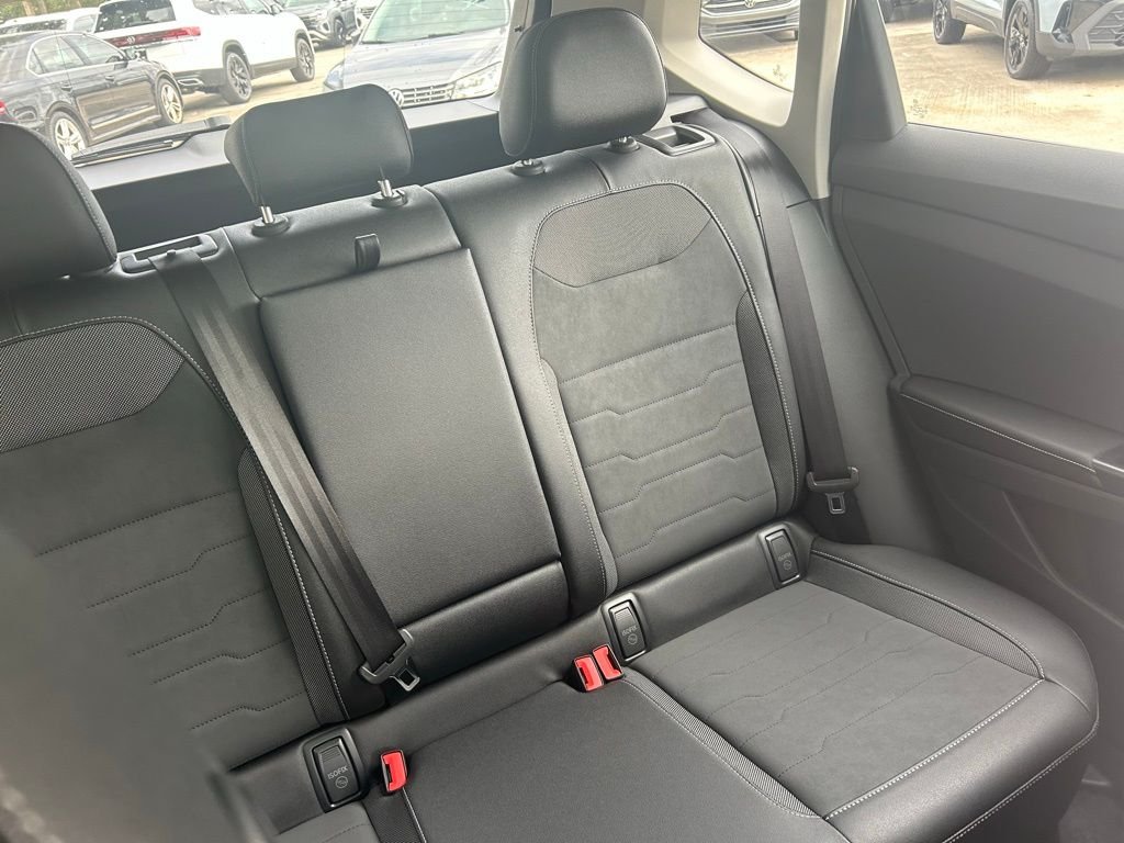 New 2026 White Volkswagen 1.5T SE Black image 11