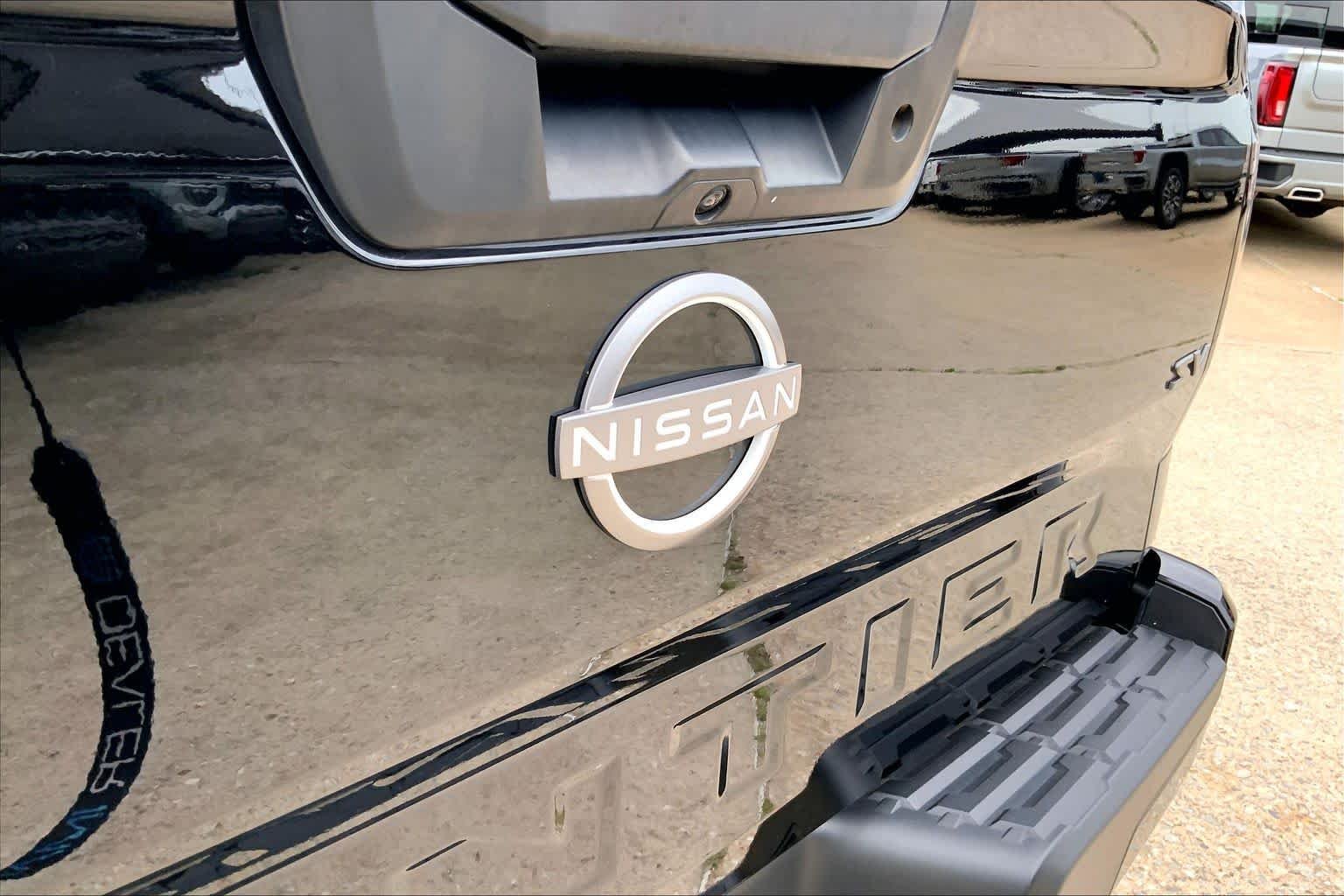Used 2024 Super Black Nissan SV image 31
