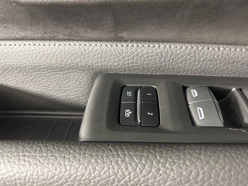 Used 2021 Onyx Black GMC Denali image 16