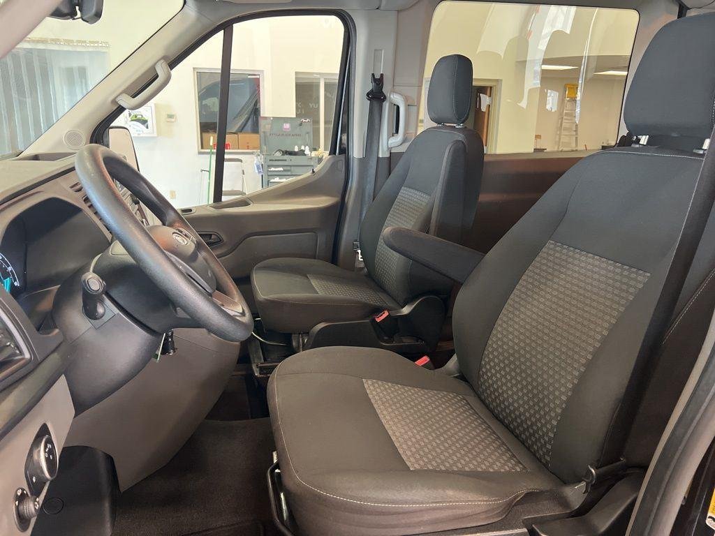 Used 2020 Black Metallic Ford XLT image 5