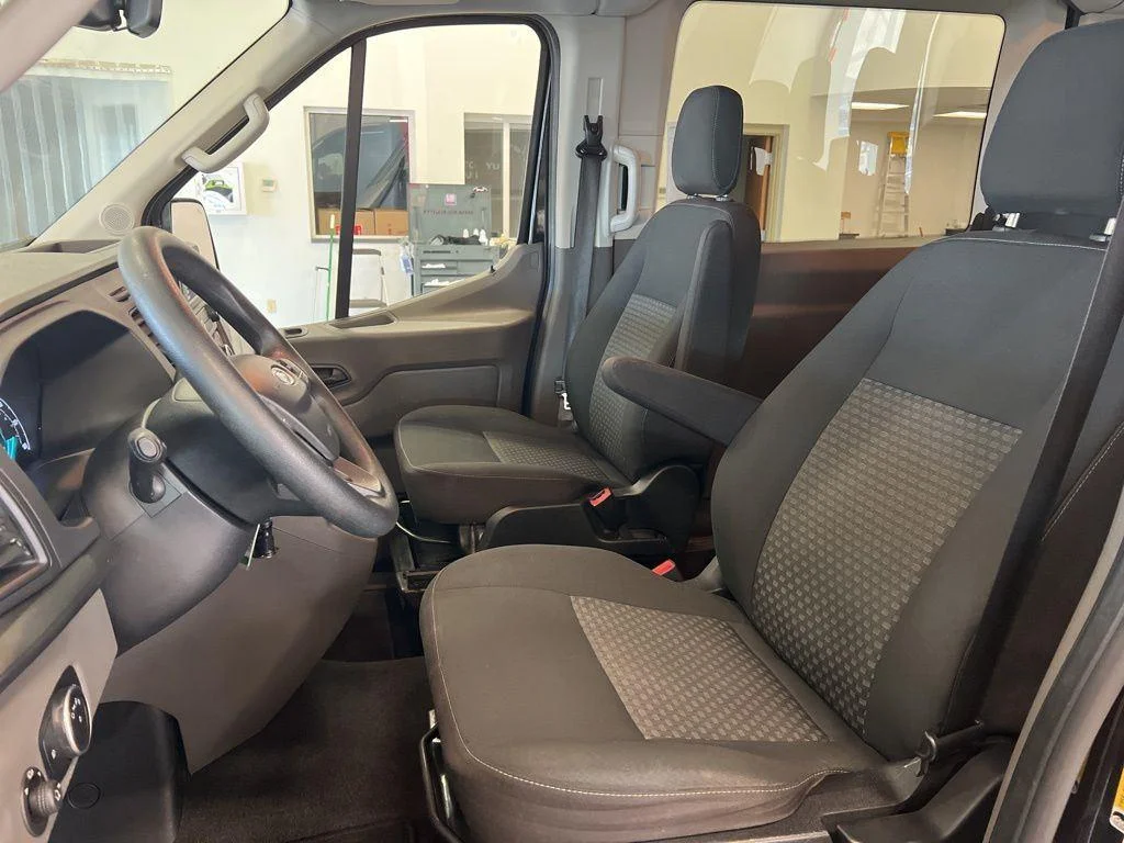 Used 2020 Black Metallic Ford XLT image 5