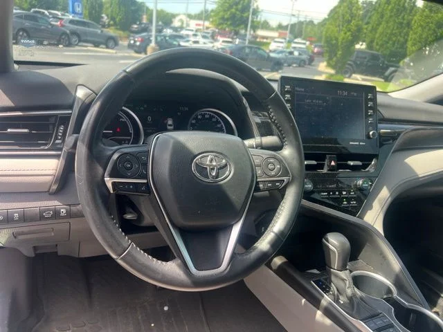 Used 2022 Wind Chill Pearl Toyota XLE image 16