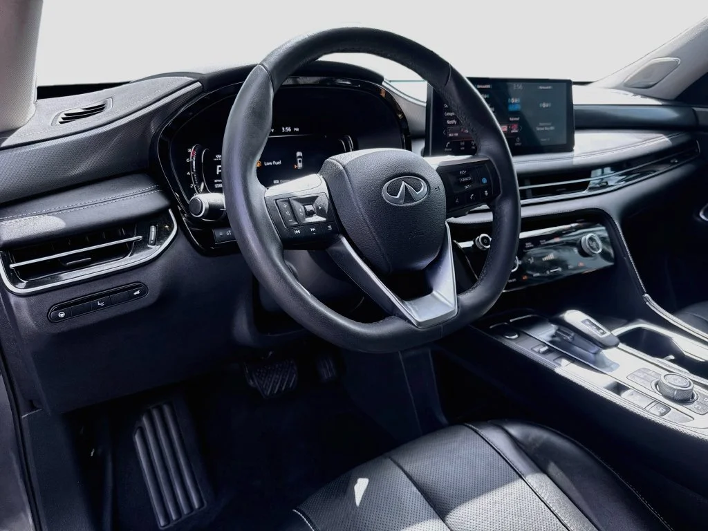 Certified Used 2023 Gray INFINITI LUXE image 10