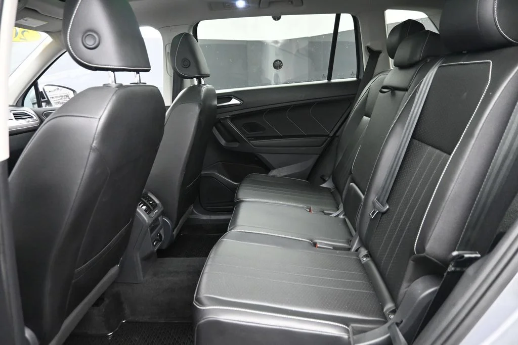 Used 2024 Silver Volkswagen 2.0T SE image 12