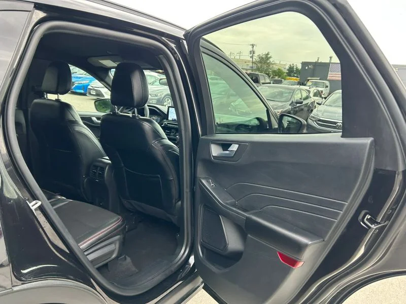 Used 2025 Black Ford ST-Line Sport Utility 4D image 25