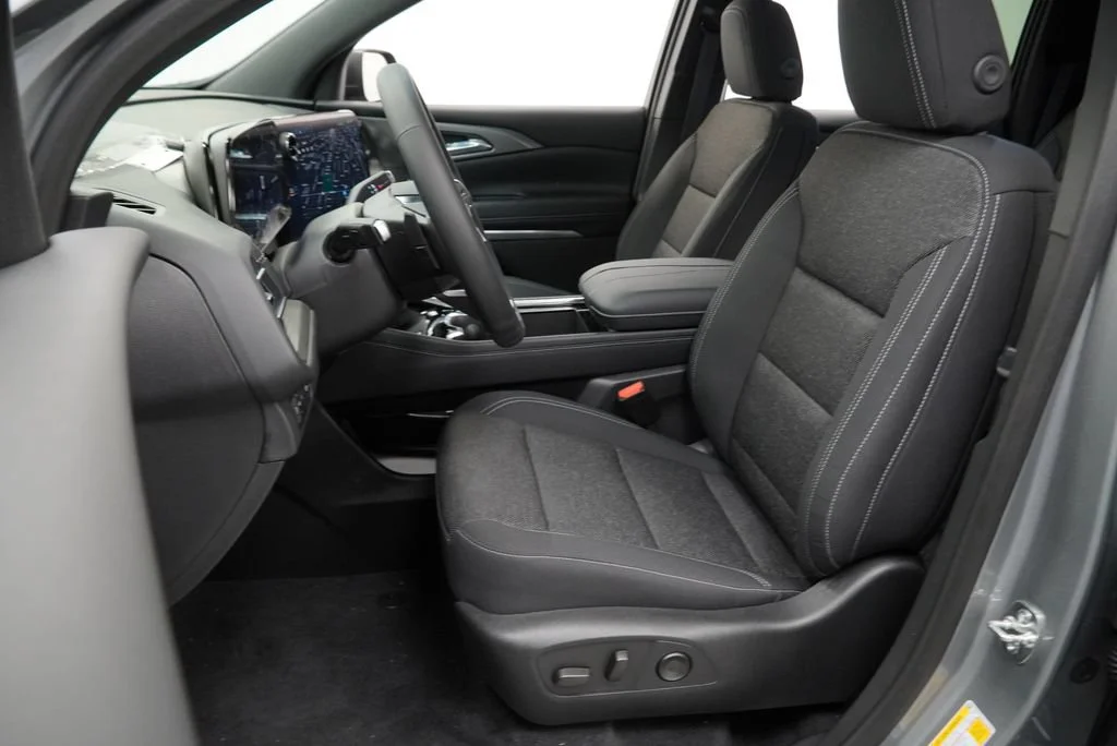 2027 Chevrolet Traverse LT - Photo 7