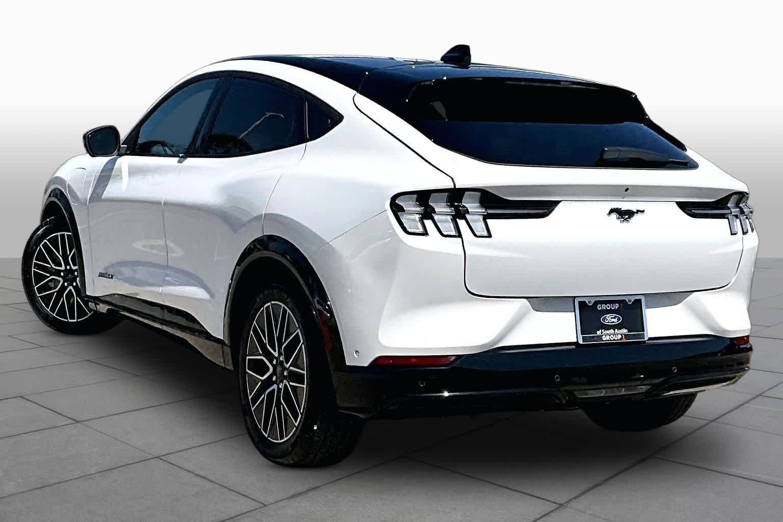 Used 2024 Star White Metallic Tri-Coat Ford Premium image 11
