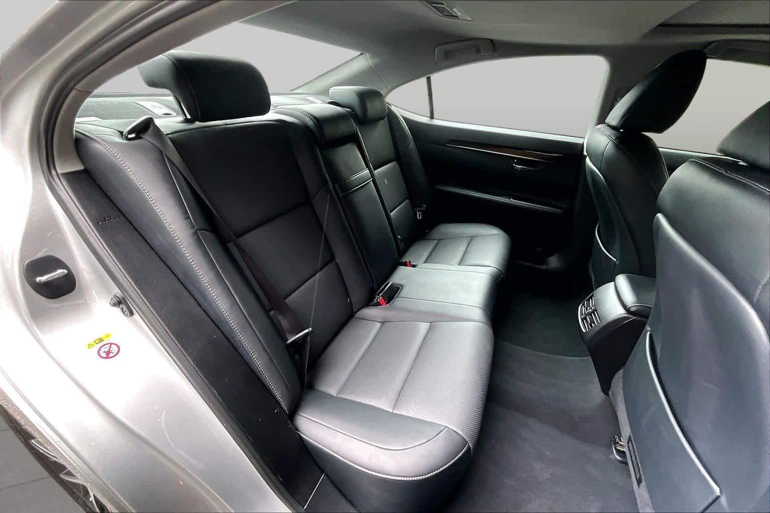 Used 2016 Silver Lining Metallic Lexus  image 19