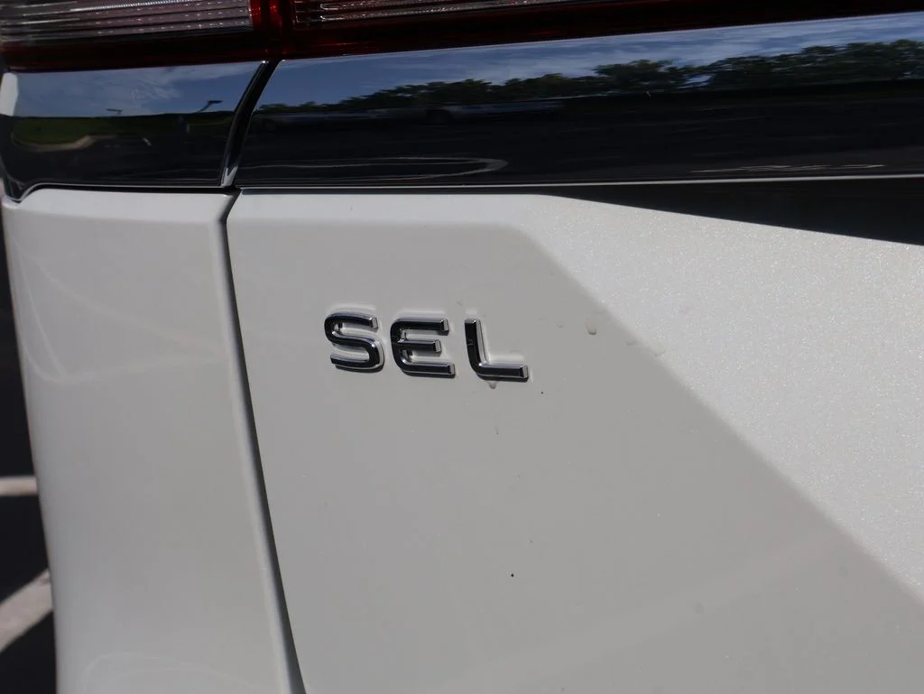 New 2026 White Volkswagen 2.0T SEL Premium R-Line image 9