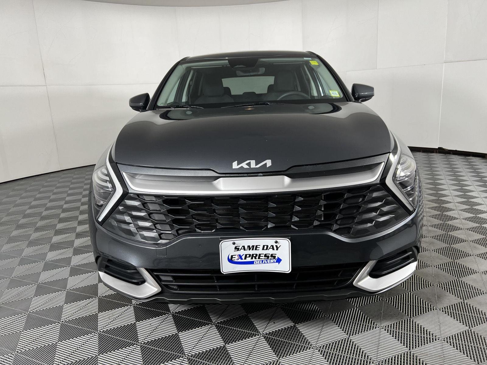 Used 2024 Gravity Gray Kia LX image 21