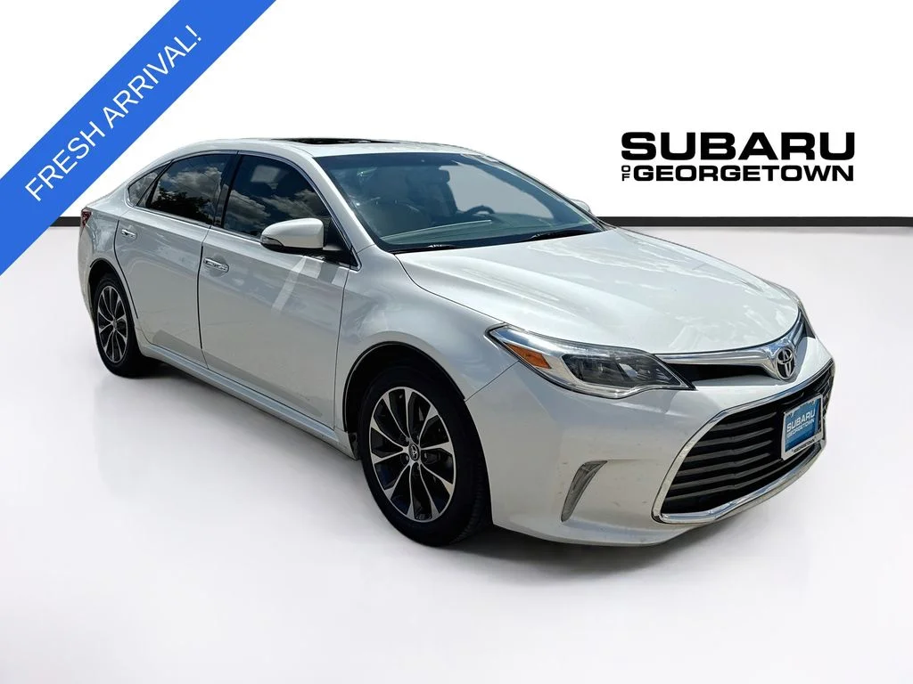 Used 2016 White Toyota XLE Premium image 1