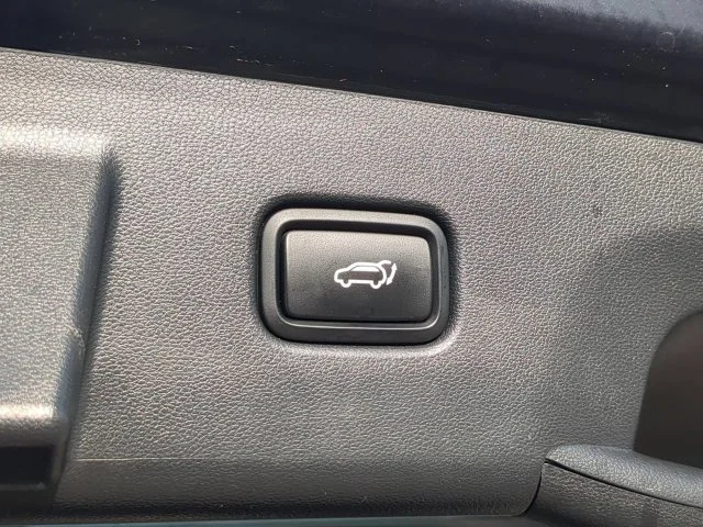 Used 2022  Hyundai Limited image 15