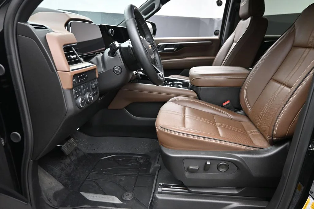 Used 2025 Black Chevrolet High Country image 17