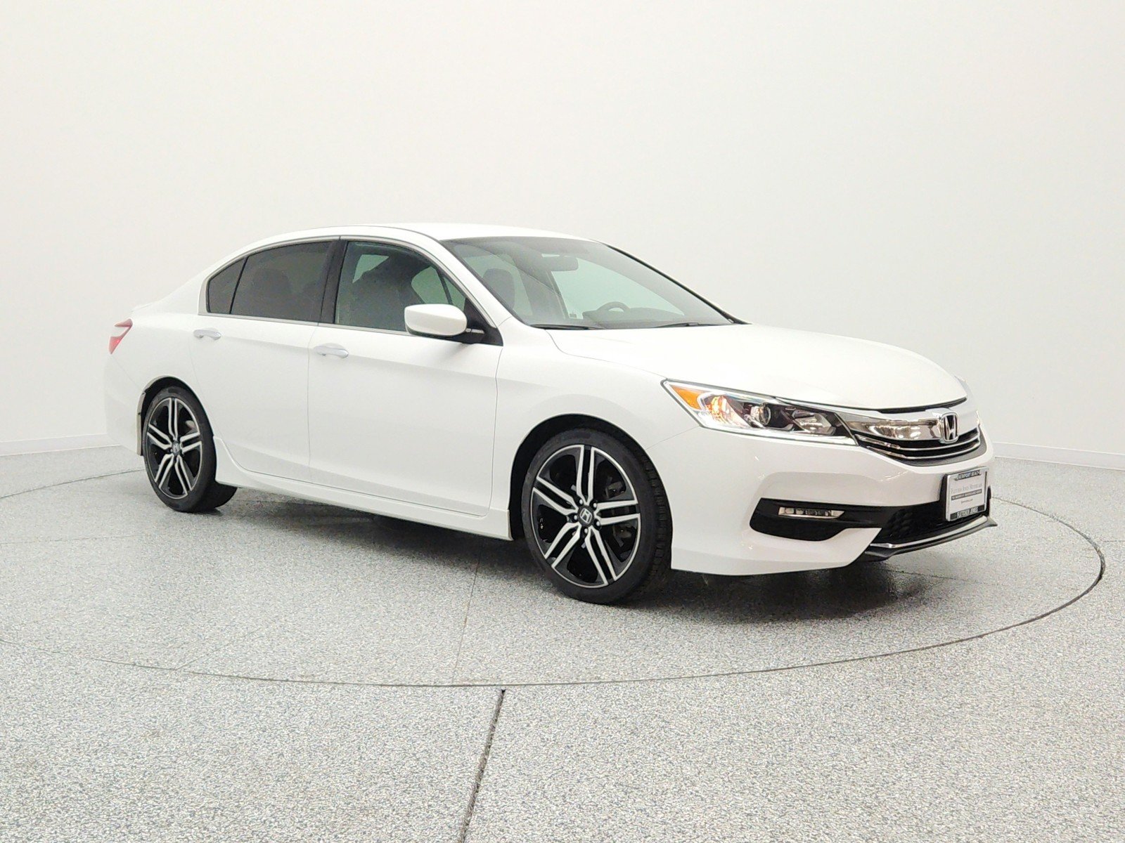 Used 2016 White Orchid Pearl Honda 4dr I4 CVT Sport image 3