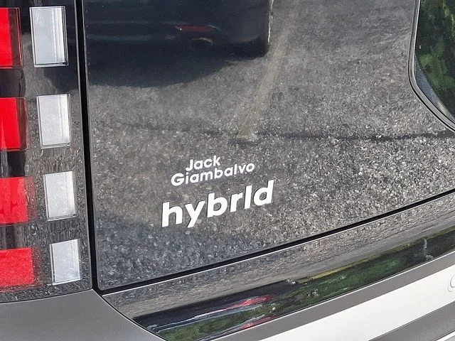 New 2026 Black Hyundai SEL Premium image 18