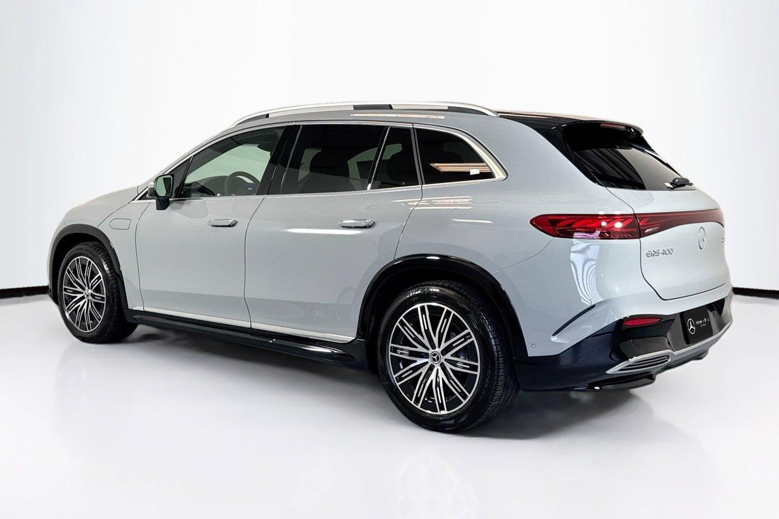 New 2026 Manufaktur Alpine Grey Mercedes-Benz EQS 400 image 7