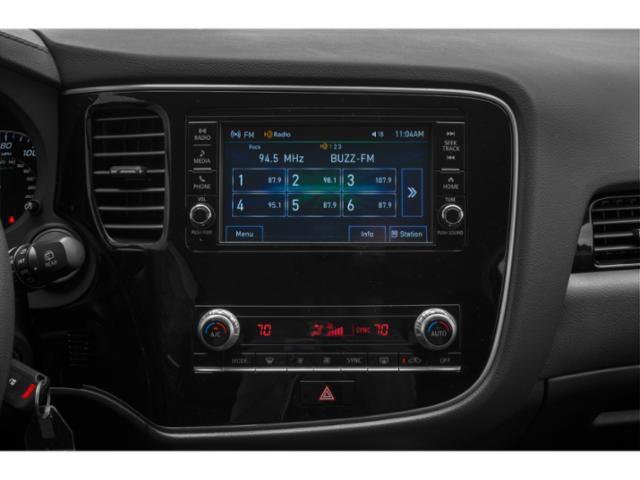 Used 2020 Labrador Black Metallic Mitsubishi SEL image 10