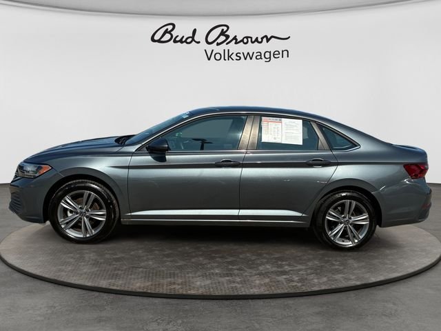 Certified 2024 Volkswagen Jetta SE with VIN 3VWEM7BU5RM073746 for sale in Kansas City