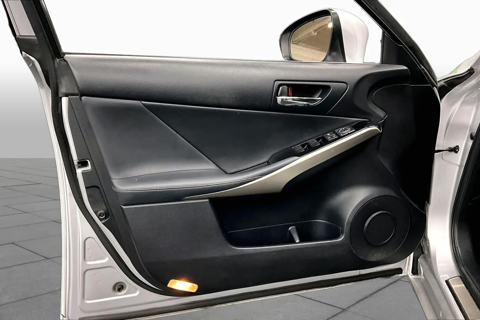 Used 2016 Silver Lining Metallic Lexus  image 21
