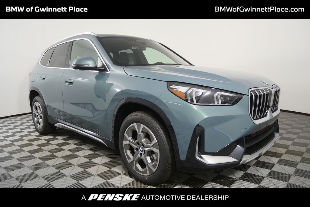 New 2026 Cape York Green Metallic BMW xDrive28i image 1
