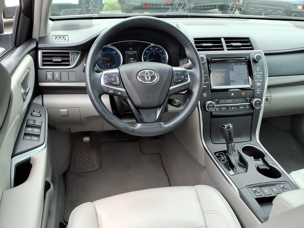 Used 2015 Blizzard Pearl Toyota XLE image 9